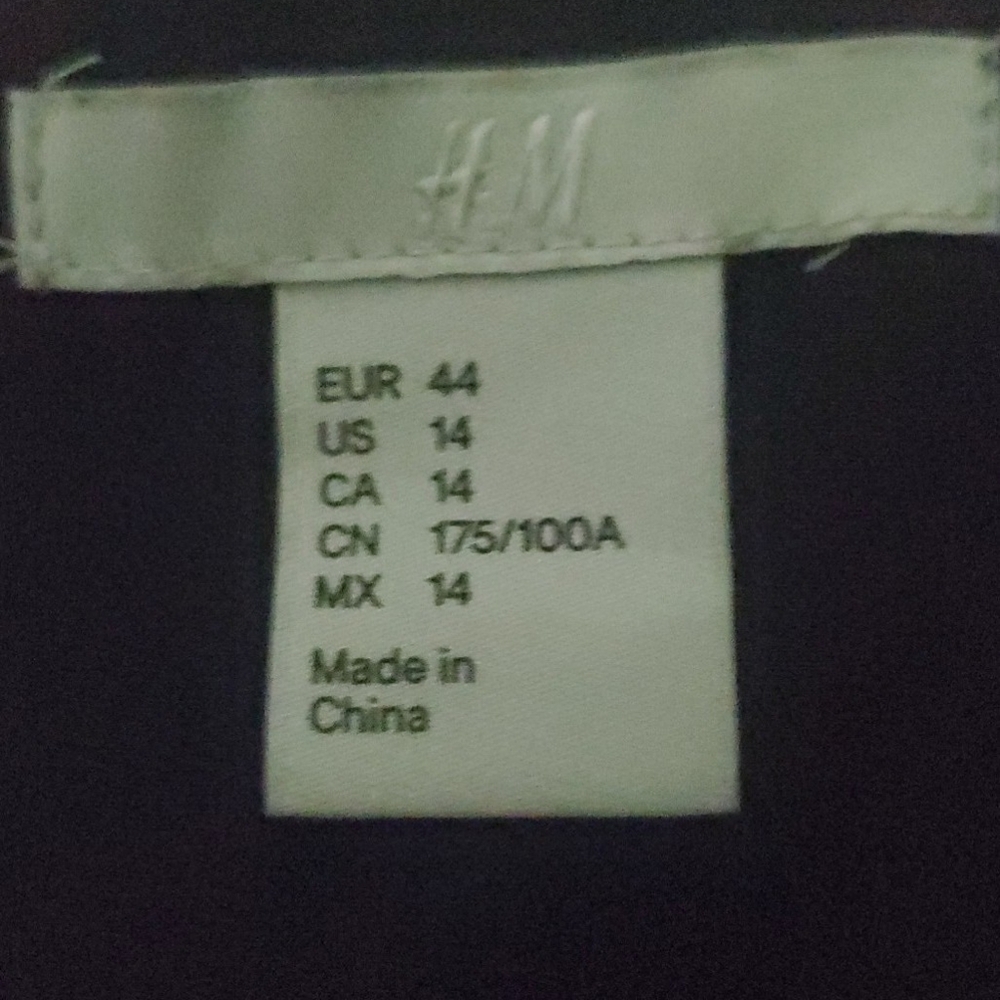 H&M Top - Picture 1 of 4